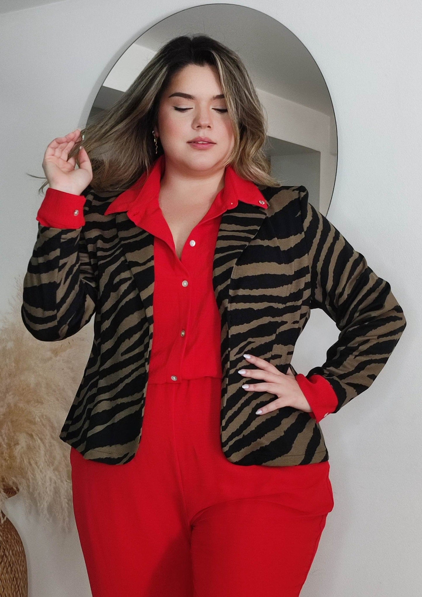 Blazer color cebra verde/negro plus size - Áttika Klozet