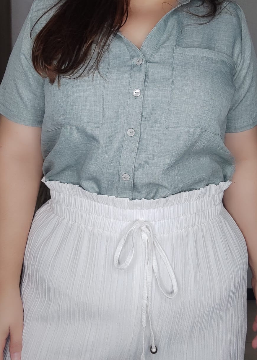 Pantalón plisado blanco plus size