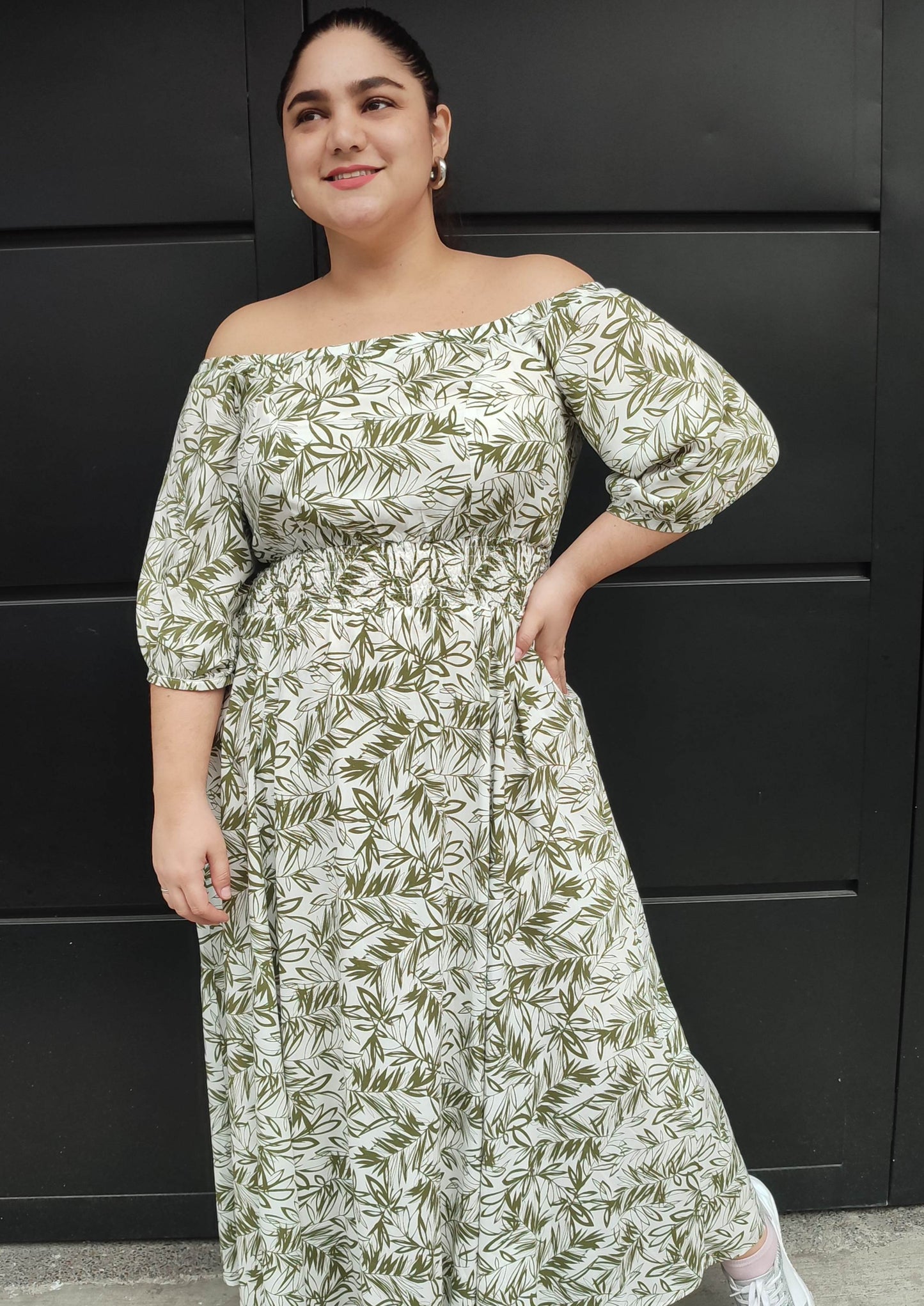 Vestido largo bandeja hojas blanco/verde plus size - Áttika Klozet