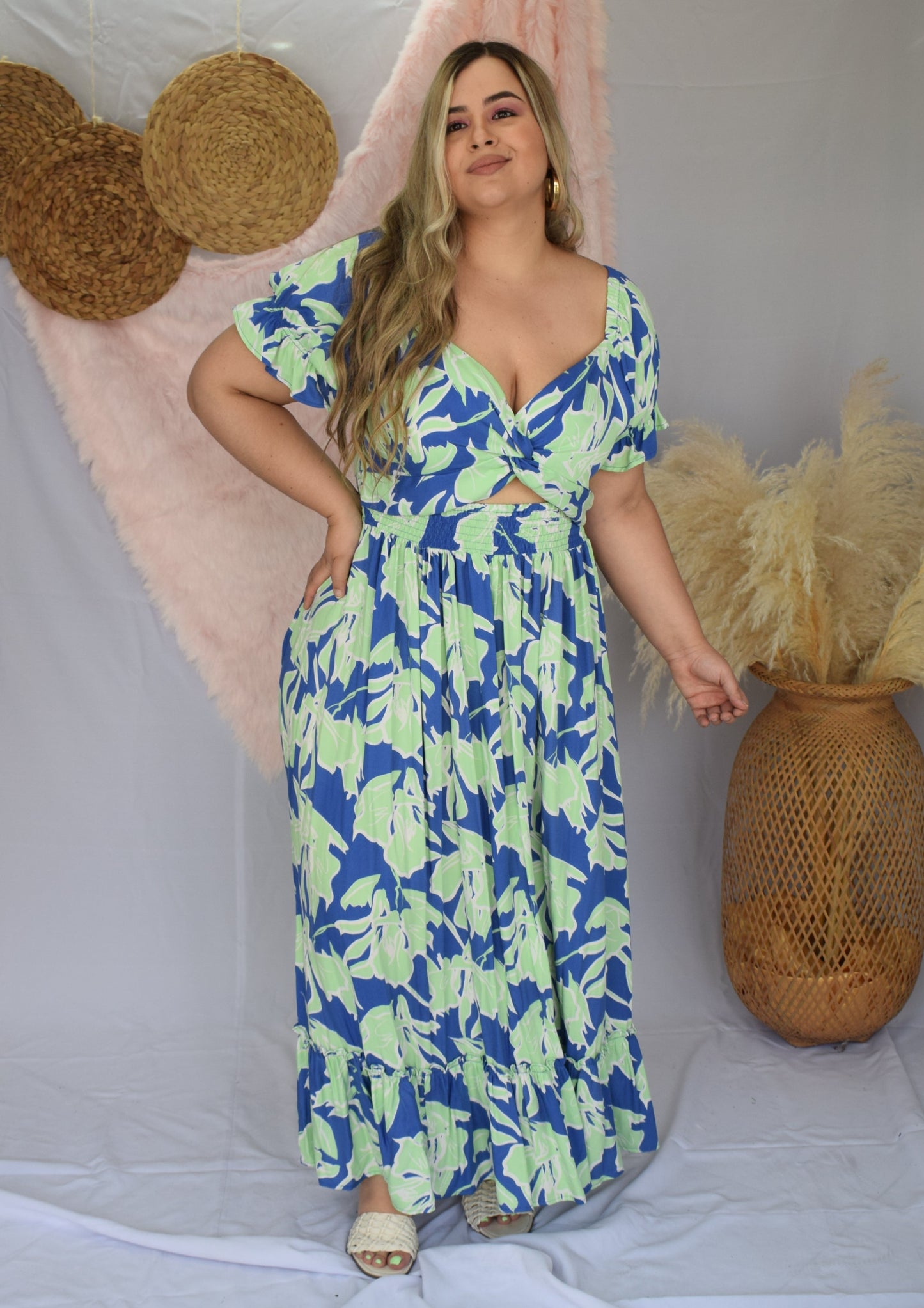Vestido nudo flores azul rey plus size - Áttika Klozet