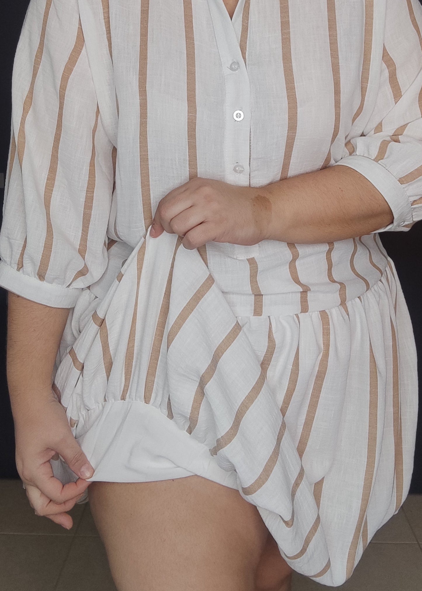 Vestido corto puff rayas camel plus size - Áttika Klozet