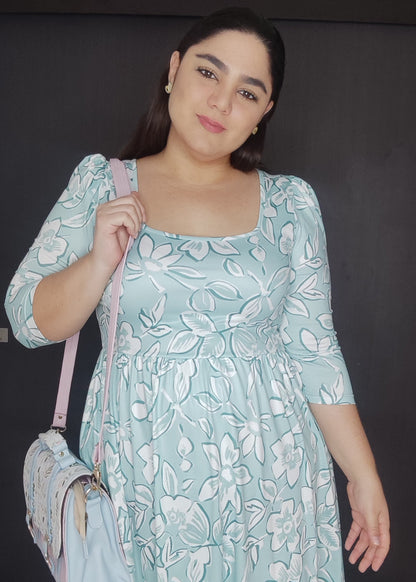 Vestido peach corto flores verde agua plus size