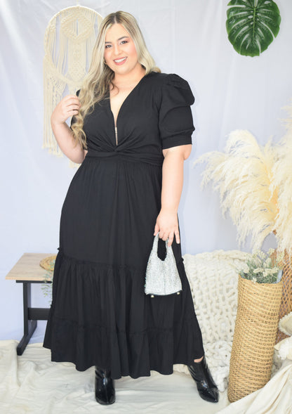 Vestido largo escotado negro plus size - Áttika Klozet