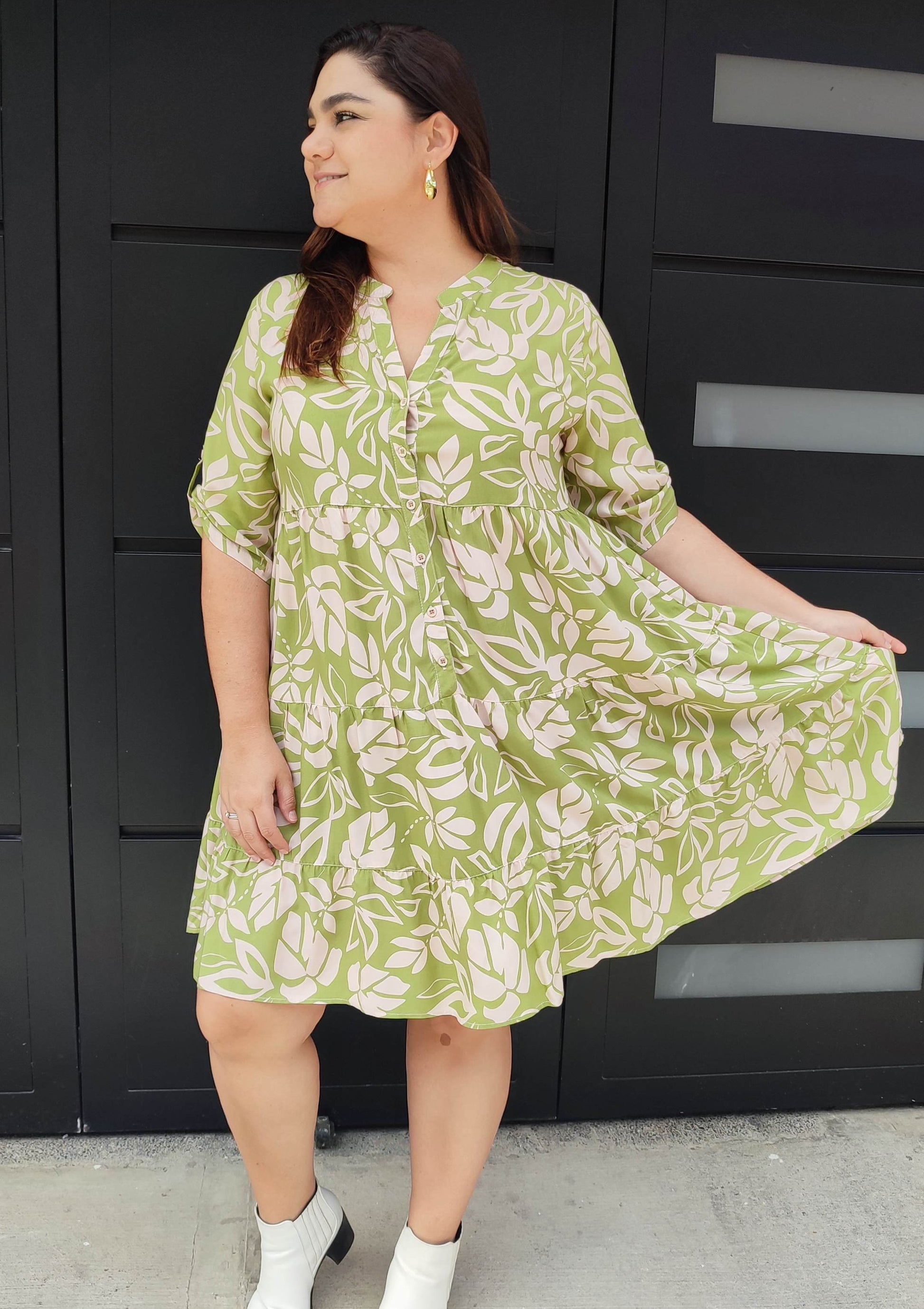 Vestido corto camisero verde hojas plus size - Áttika Klozet