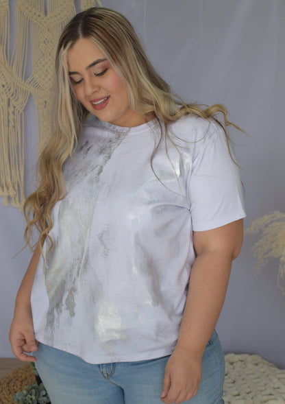 Camiseta blanca metalizada plus size - Áttika Klozet
