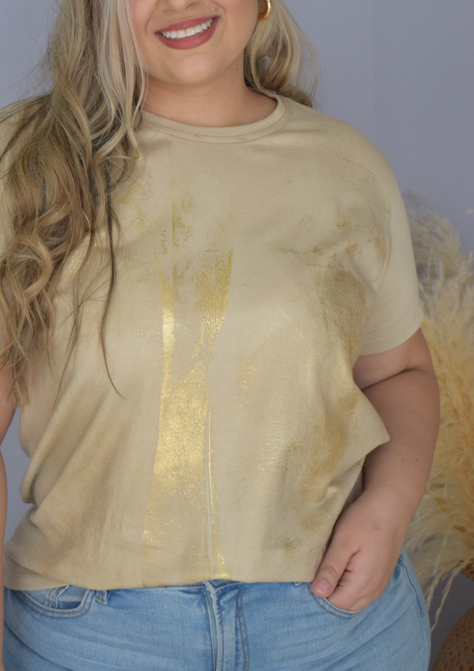 Camiseta beige metalizada plus size - Áttika Klozet