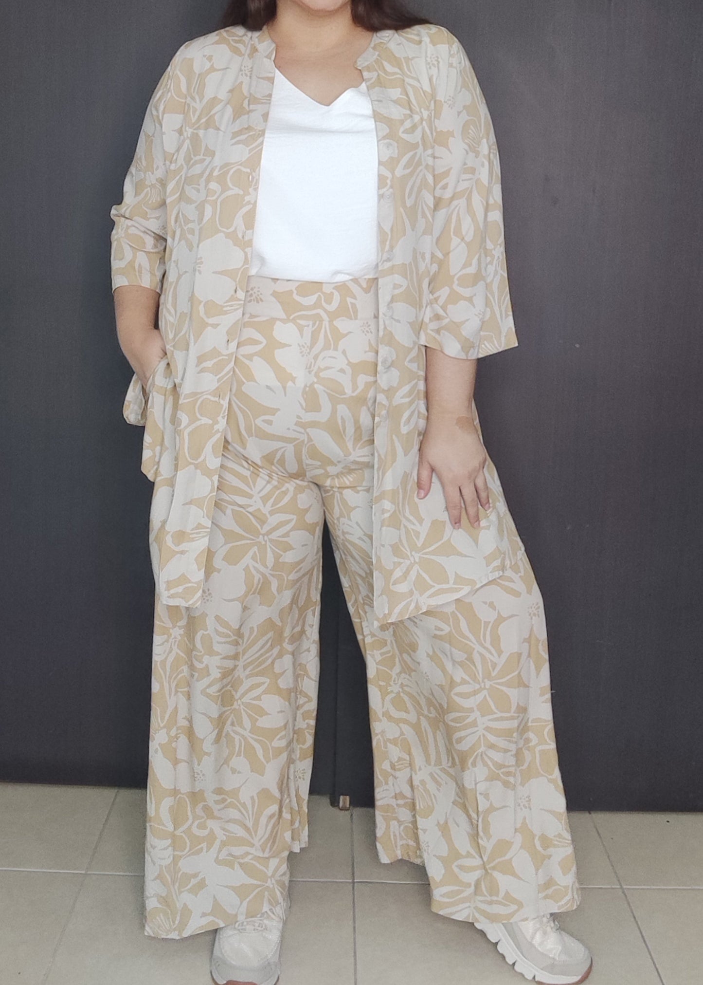Set bluson y pantalón camel plus size