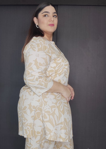 Set bluson y pantalón camel plus size