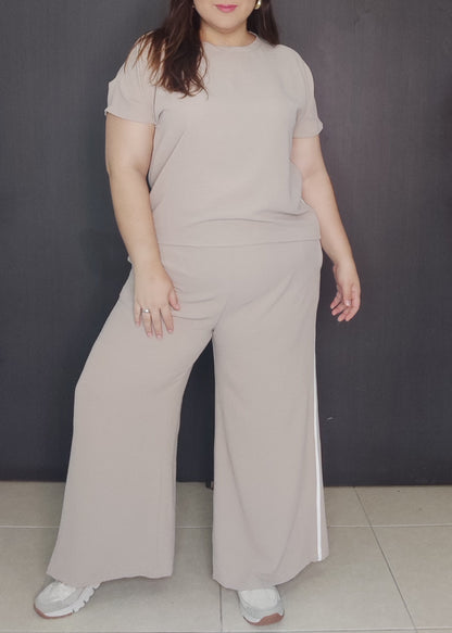Set blusa y pantalón beige plus size