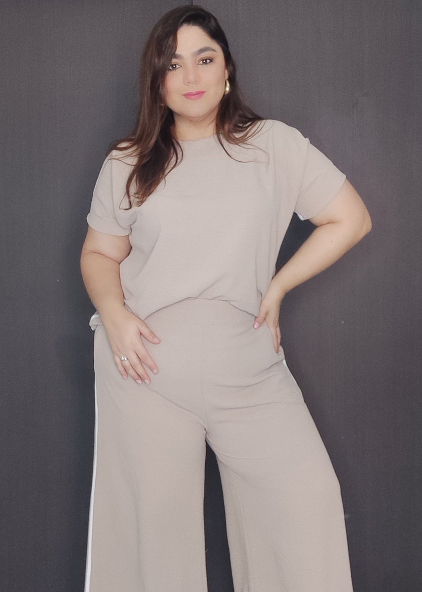 Set blusa y pantalón beige plus size