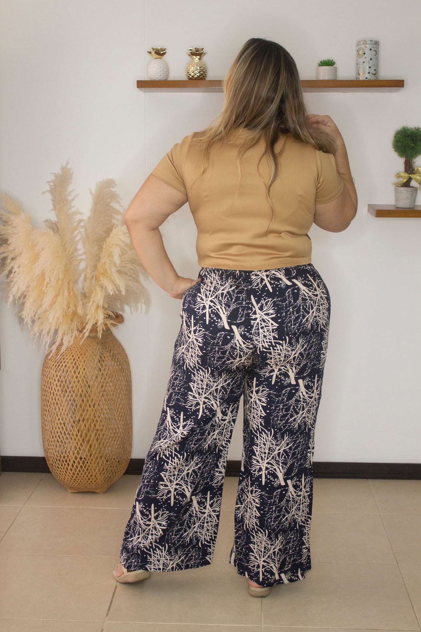 Pantalón palazzo azul oscuro estampado plus size - Áttika Klozet